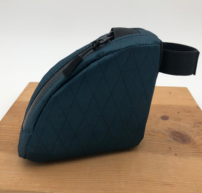 **Ready to ship now** Blue Saddledown bag