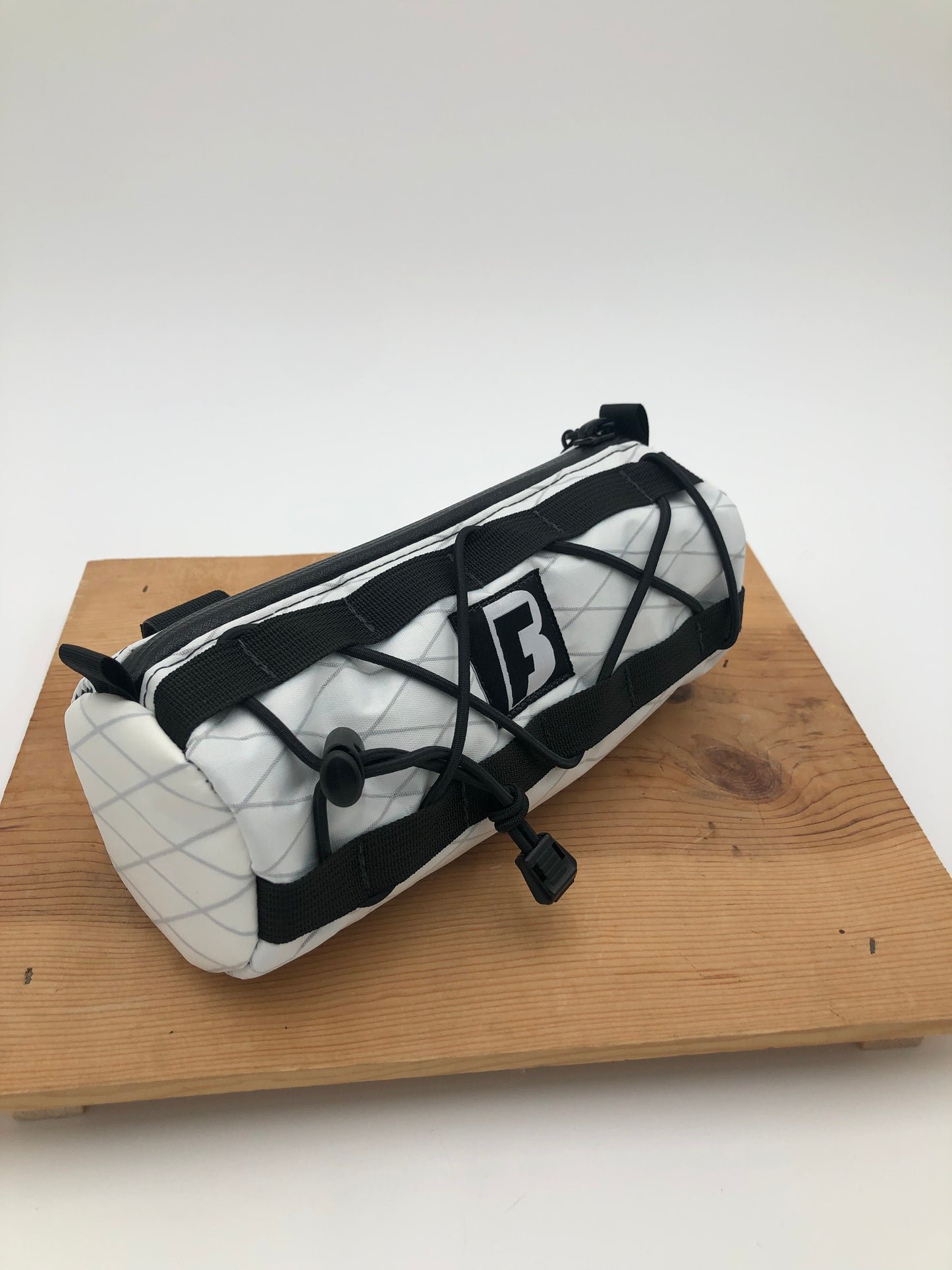 **Ready to ship** White Barista handlebar bag