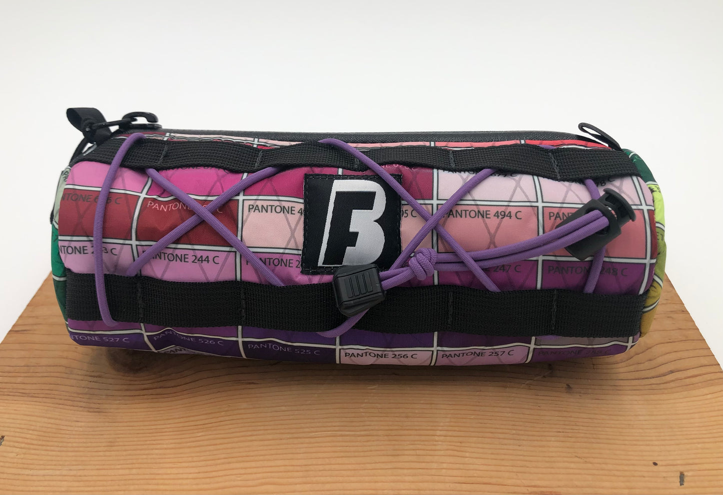 **Ready to ship now** Pantone handlebar bag with purple cord