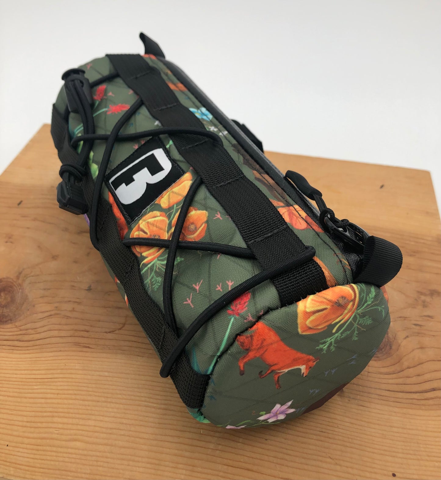 **Ready to ship** Animal tracks Handlebar bag