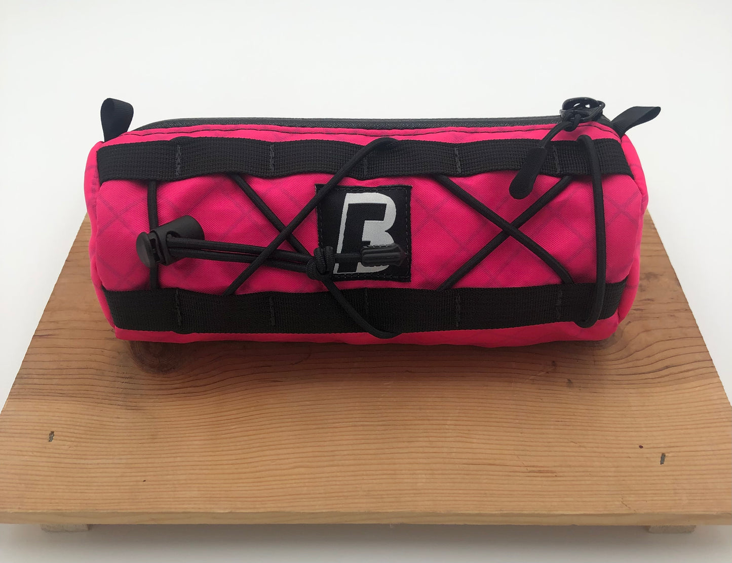 **Ready to ship now** Hot pink handlebar bag